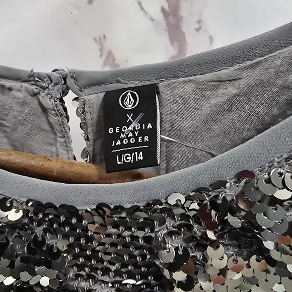 Volcom X Georgia May Jagger Shirt Womens Large All Over Sequin Silver Topper - Picture 3 of 11